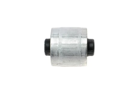 Сайлентблок переднего рычага hutchinson 590251