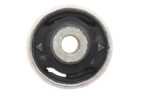 Сайлентблок переднего рычага hutchinson 590252