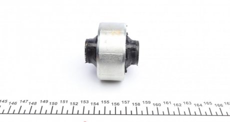 Сайлентблок переднего рычага hutchinson 590437