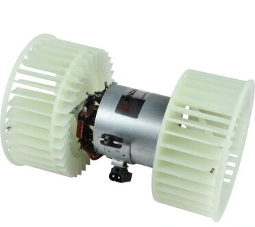 Моторчик (вентилятор) печки jp group 1426100200 на Рендж (ленд) ровер Вог