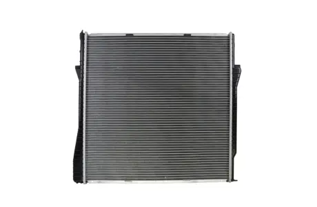 Радиатор охлаждения двигателя kamoka 7700135