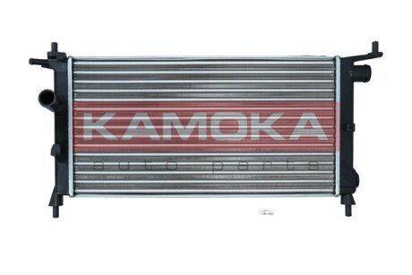 Радиатор охлаждения двигателя kamoka 7705093 на Опель Корса б