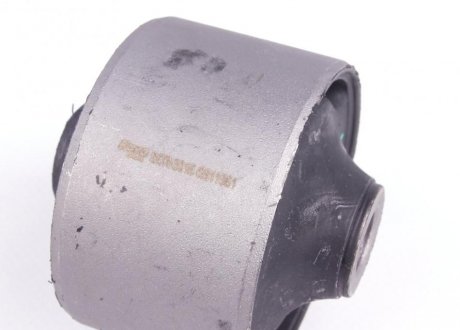 Сайлентблок переднего рычага kavo parts SCR3016