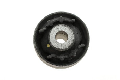 Сайлентблок переднего рычага lemforder 2658001