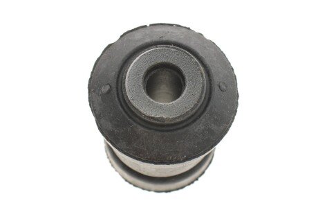 Сайлентблок переднего рычага lemforder 2660501