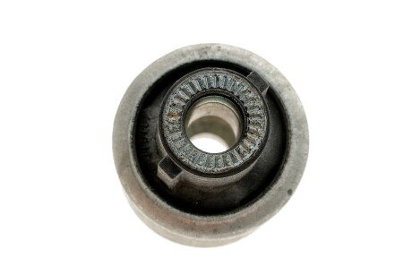 Сайлентблок переднього важеля lemforder 3620301