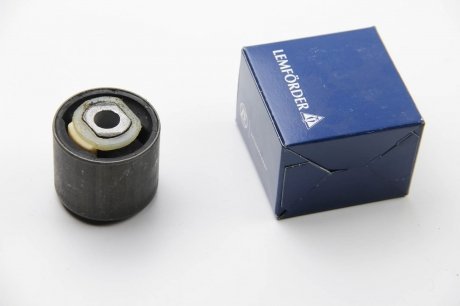 Сайлентблок переднего рычага lemforder 2177602