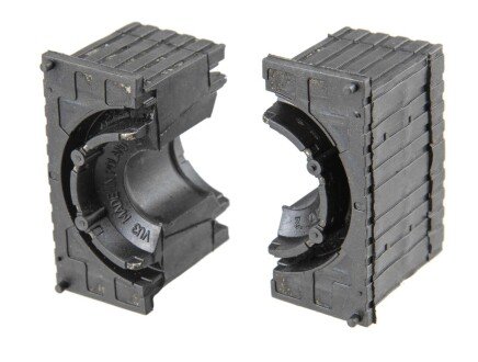 Втулка (резинка) переднего стабилизатора lemforder 4368101 на Porsche Panamera