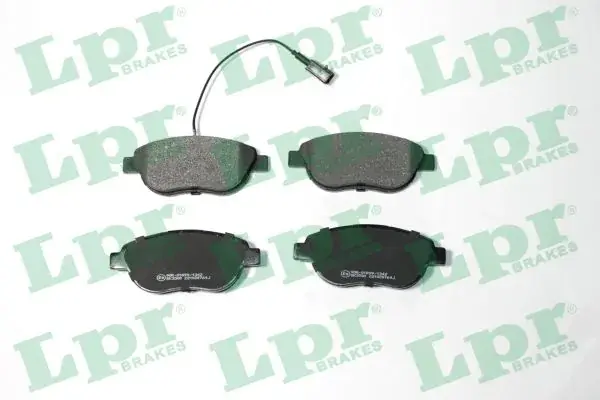 Передні тормозні (гальмівні) колодки LPR 05P764 (фото 1)