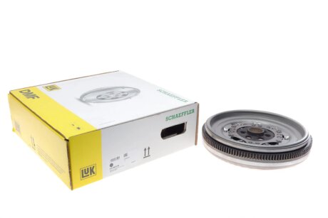 Двомасовий маховик luk 415087209 на Шкода Superb 3