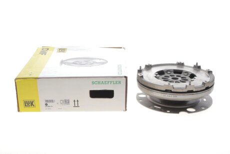 Маховик luk 415095410 на Ауди A4 B9