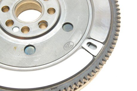 Двухмассовый (демпферный) маховик luk 415005010