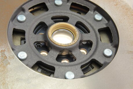 Двухмассовый (демпферный) маховик luk 415015310