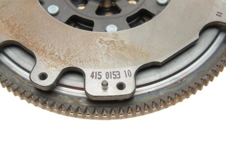 Двухмассовый (демпферный) маховик luk 415015310