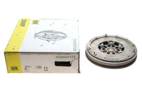 Двухмассовый (демпферный) маховик luk 415016310