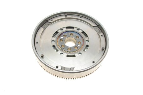 Двухмассовый (демпферный) маховик luk 415023710