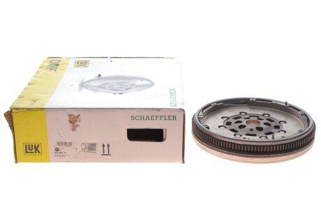 Двухмассовый (демпферный) маховик luk 415026410