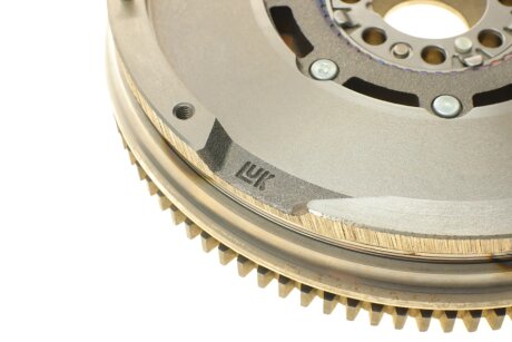 Двухмассовый (демпферный) маховик luk 415028410