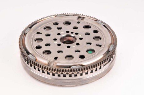 Двухмасовий (демпферний) маховик luk 415029410 на Мерседес W169 (а класс)