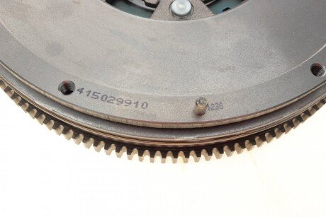 Двухмассовый (демпферный) маховик luk 415029910