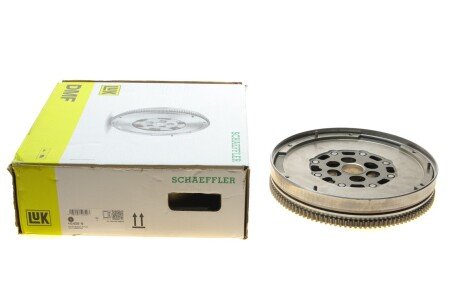 Двухмассовый (демпферный) маховик luk 415032210