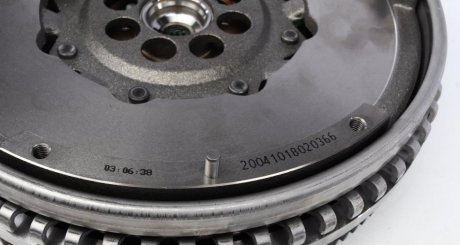 Двухмасовий (демпферний) маховик luk 415032510