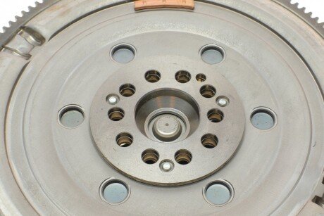 Двухмасовий (демпферний) маховик luk 415035310