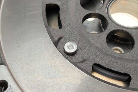 Двухмассовый (демпферный) маховик luk 415041210