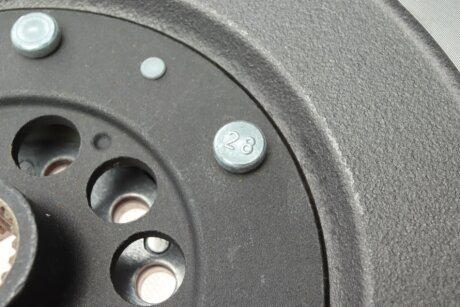 Двухмассовый (демпферный) маховик luk 415061408