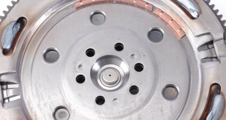 Двухмассовый (демпферный) маховик luk 415062010