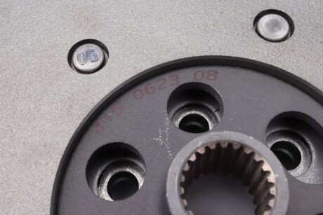 Двухмассовый (демпферный) маховик luk 415062308