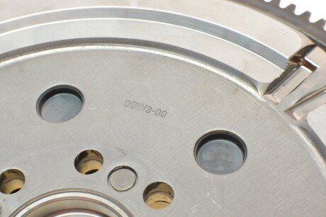 Двухмассовый (демпферный) маховик luk 415063710