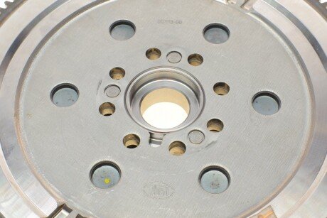 Двухмассовый (демпферный) маховик luk 415063710