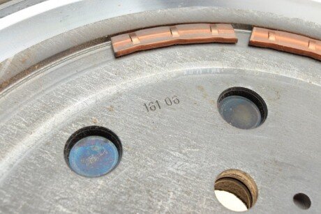 Двухмассовый (демпферный) маховик luk 415066310