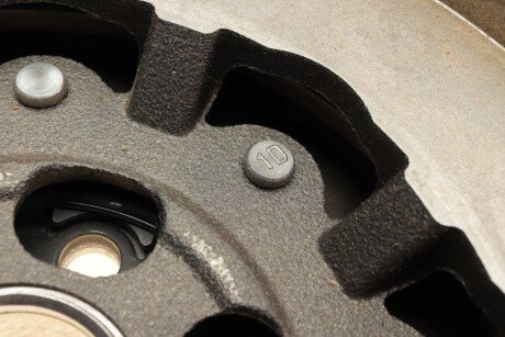 Двухмассовый (демпферный) маховик luk 415066310