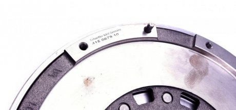 Двухмассовый (демпферный) маховик luk 415067910