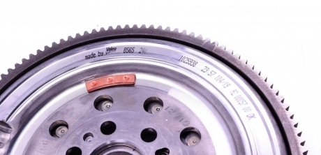 Двухмассовый (демпферный) маховик luk 415067910