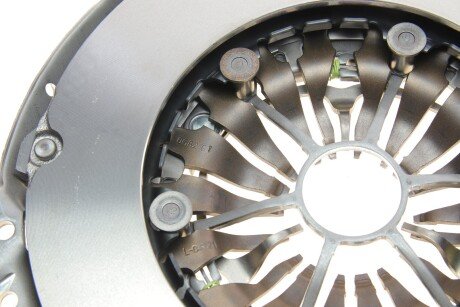 Комплект сцепления в сборе luk 600037100