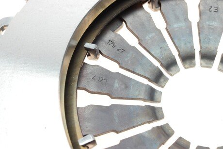 Комплект сцепления в сборе luk 600037400