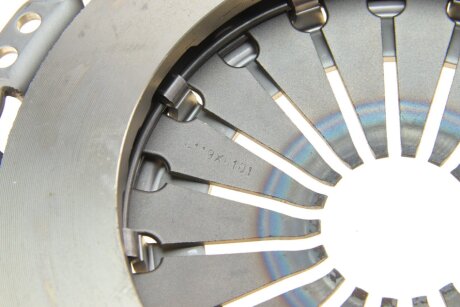 Комплект сцепления в сборе luk 620331533