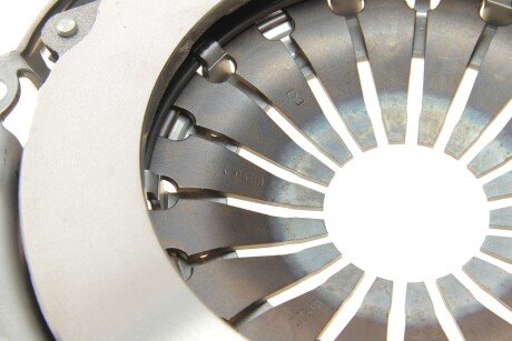 Комплект сцепления в сборе luk 620335700