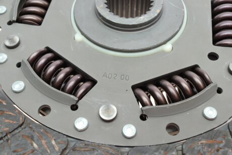 Комплект сцепления в сборе luk 625309633