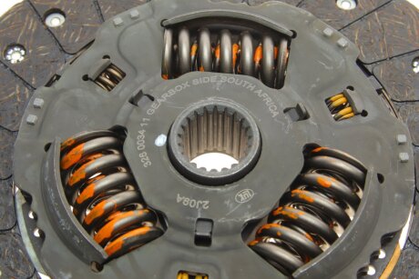 Комплект сцепления в сборе luk 626301560