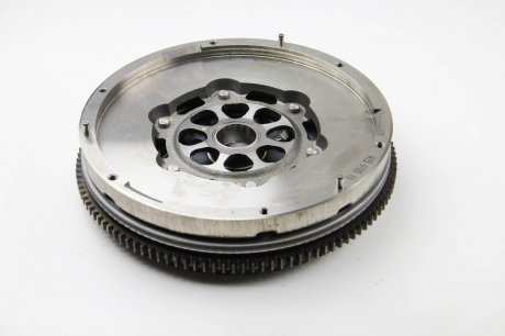 Двухмассовый (демпферный) маховик luk 415018010