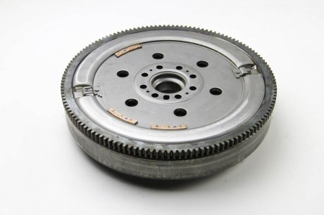 Двухмассовый (демпферный) маховик luk 415032010