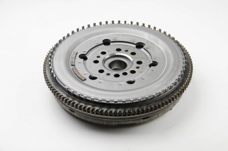 Двухмассовый (демпферный) маховик luk 415041510