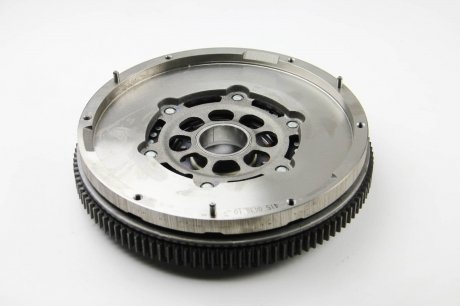 Двухмассовый (демпферный) маховик luk 415043810