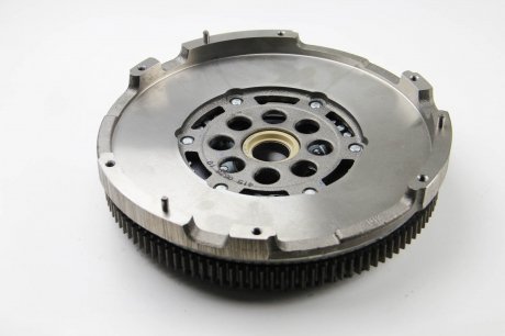 Двухмассовый (демпферный) маховик luk 415062810