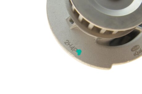 Водяной насос (кор.код. WPQ0139) magneti Marelli 352316170139