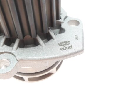 Водяной насос (кор.код. WPQ1201) magneti Marelli 352316171201